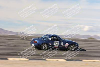media/Jan-04-2026-SCCA SD (Sun) [[defc442887]]/4-Novice Group/Session 2 Bowl Speed Pans/